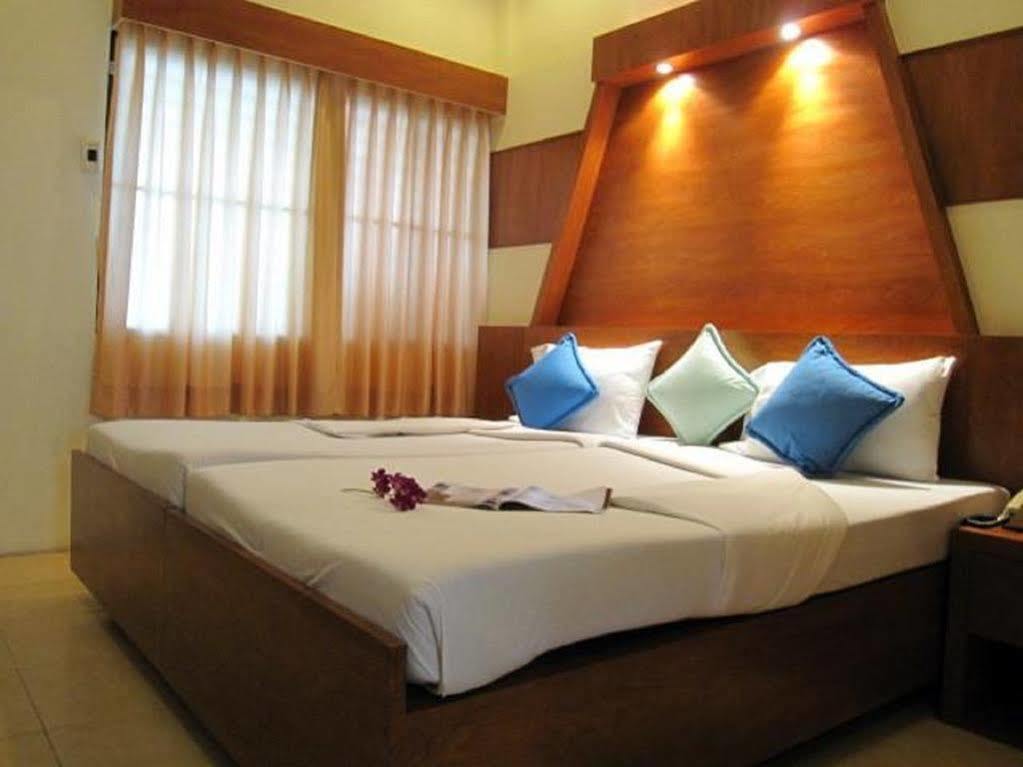 בנגקוק Rajata Hotel מראה חיצוני תמונה